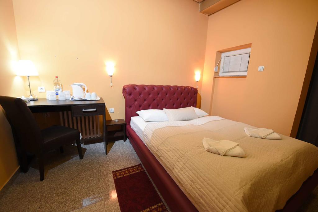 Apartment Inn Rooms Novi Sad Oda fotoğraf