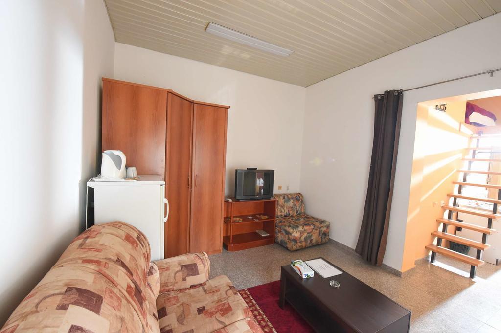 Apartment Inn Rooms Novi Sad Oda fotoğraf