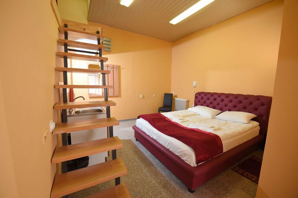 Apartment Inn Rooms Novi Sad Oda fotoğraf